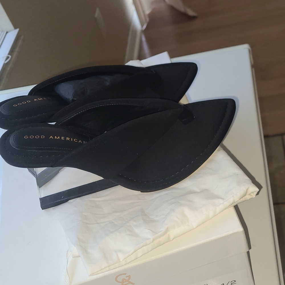 **SOLD** Good American heels